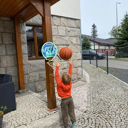 בקתה Dzika Roza שצ'קלארסקה פוראובה